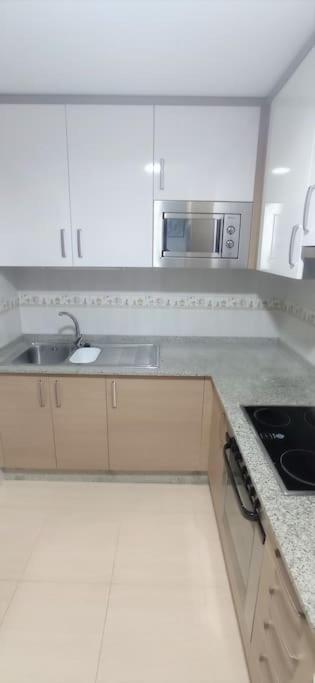 Apartamento Playa Con Terraza Apartment *